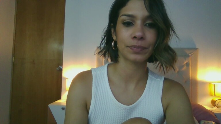 EmilyJouns's Streamate show and profile