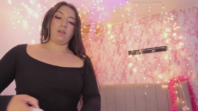 EmilyRoussee_s's Streamate show and profile