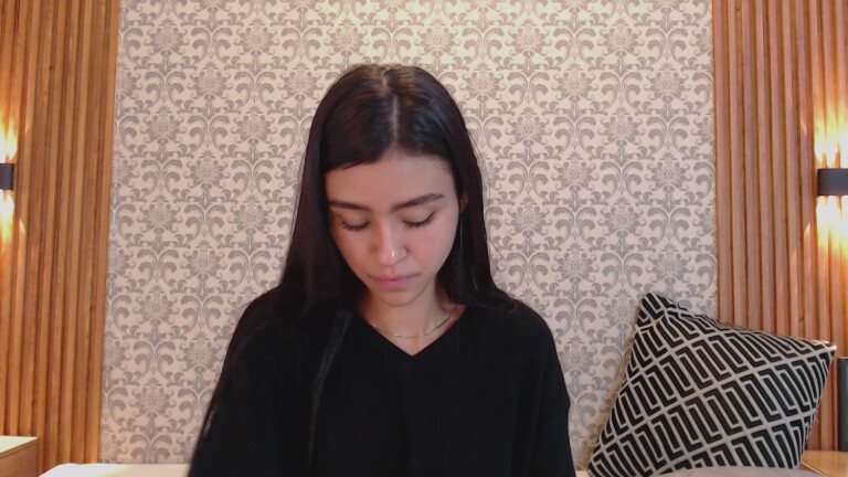 Charlotte_18's Streamate show and profile