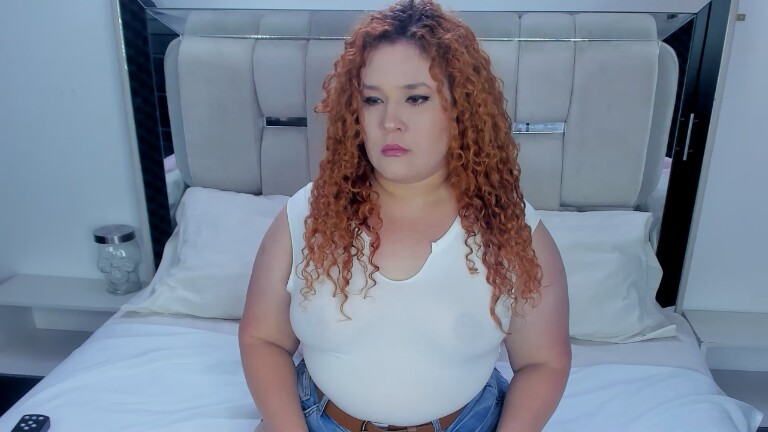 IsadiaRousso's Streamate show and profile