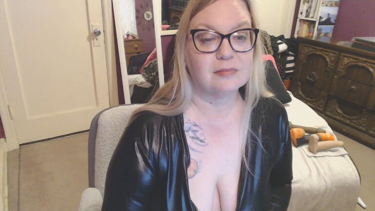 GretaNoir's Streamate show and profile