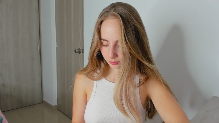 OliviaMaine's Streamate show and profile