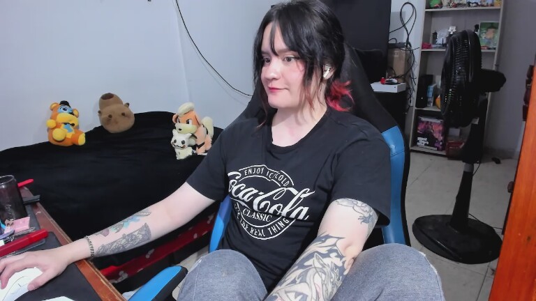 Red_Pandemonium's Streamate show and profile