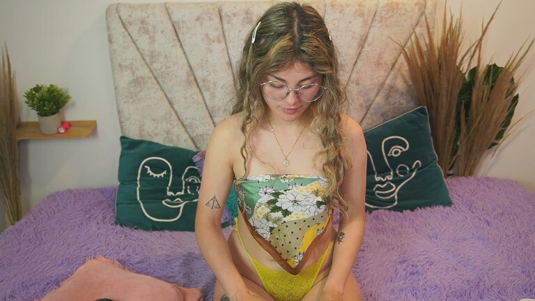 IamAbbi's Streamate show and profile