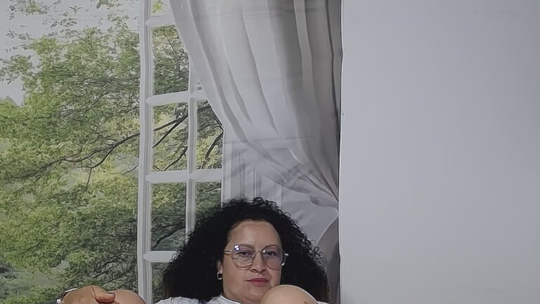 nikol32's Streamate show and profile