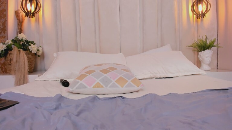 LucianaAriaas's Streamate show and profile