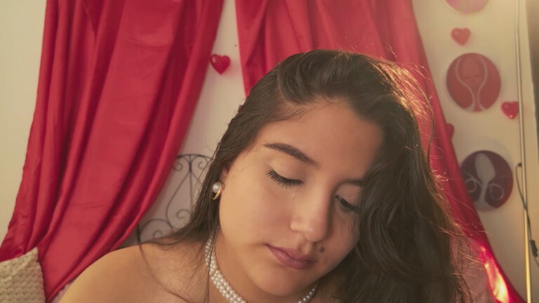 HaileyBunny_18's Streamate show and profile