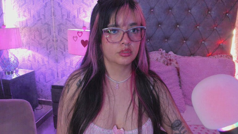 MaddieWaves's Streamate show and profile