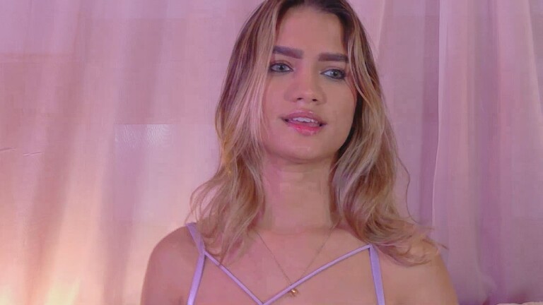 ZeyneJohnson's Streamate show and profile