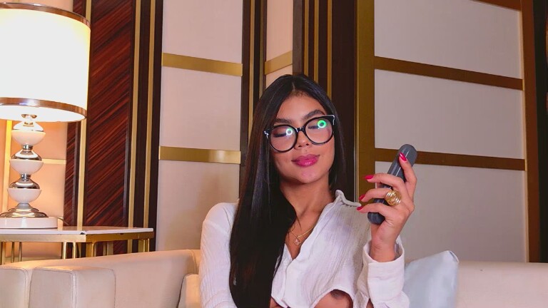 AnnieMilan's Streamate show and profile