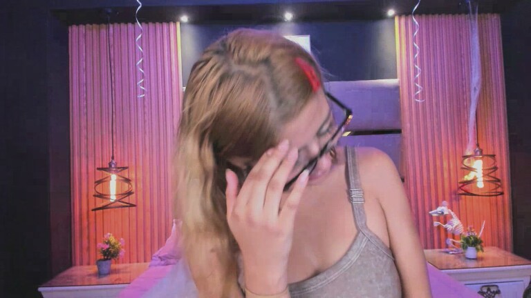 Alana_WaIker's Streamate show and profile