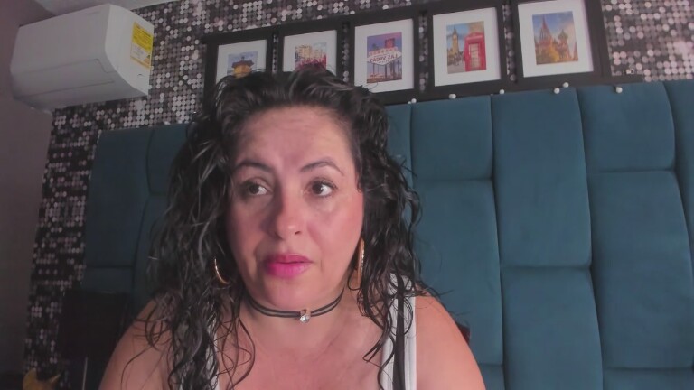 hannymilf's Streamate show and profile