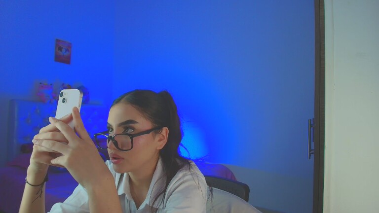 Kaara_Coopper's Streamate show and profile