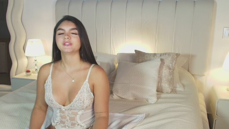 SamiLewis's Streamate show and profile