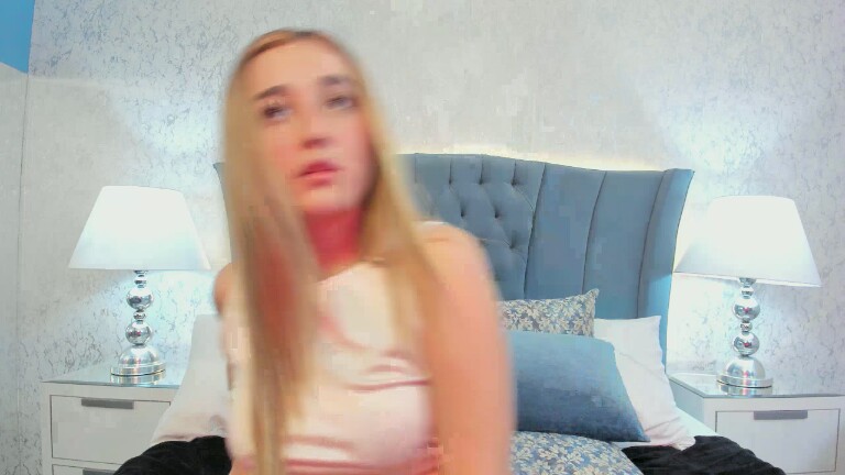 Sophiie_Collins's Streamate show and profile