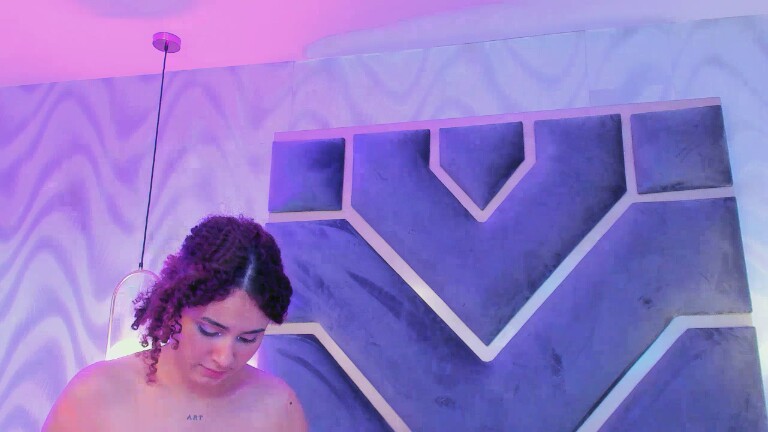 HollyJhonson's Streamate show and profile