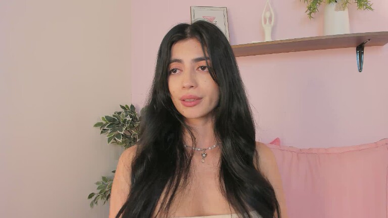 SaraFernandez's Streamate show and profile