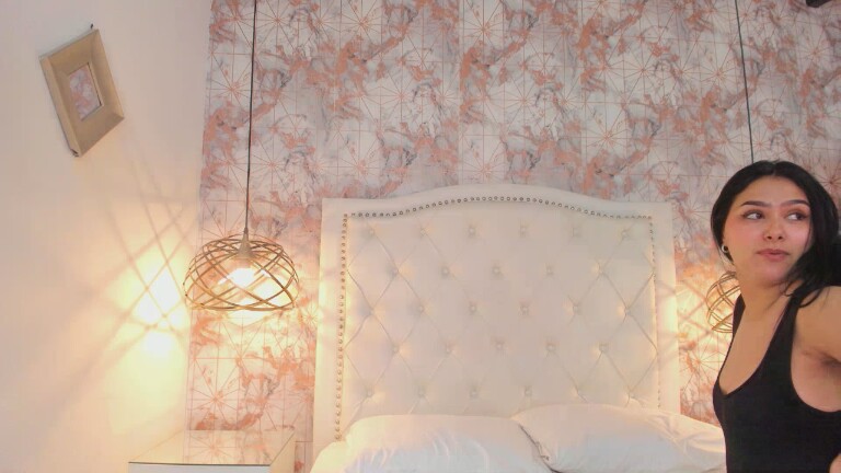 SaharaLyn's Streamate show and profile