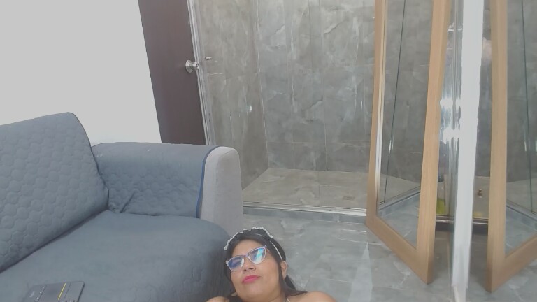 LunaDumont's Streamate show and profile