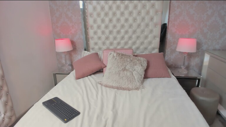 RoxanNoir's Streamate show and profile