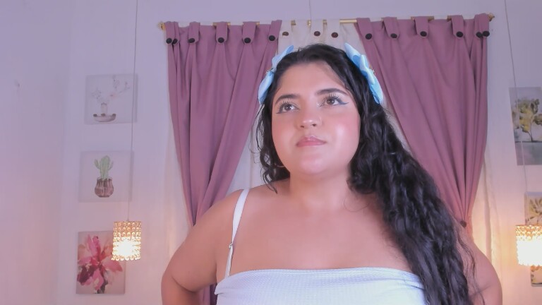 AlaraRose's Streamate show and profile