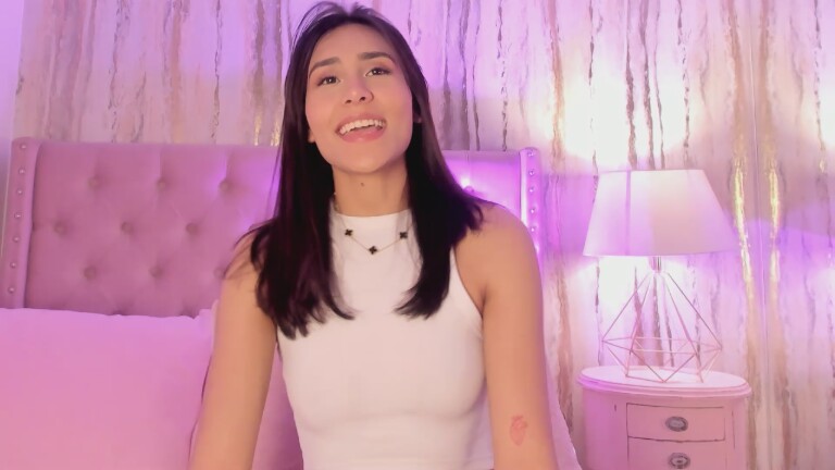 KatieeGomez's Streamate show and profile