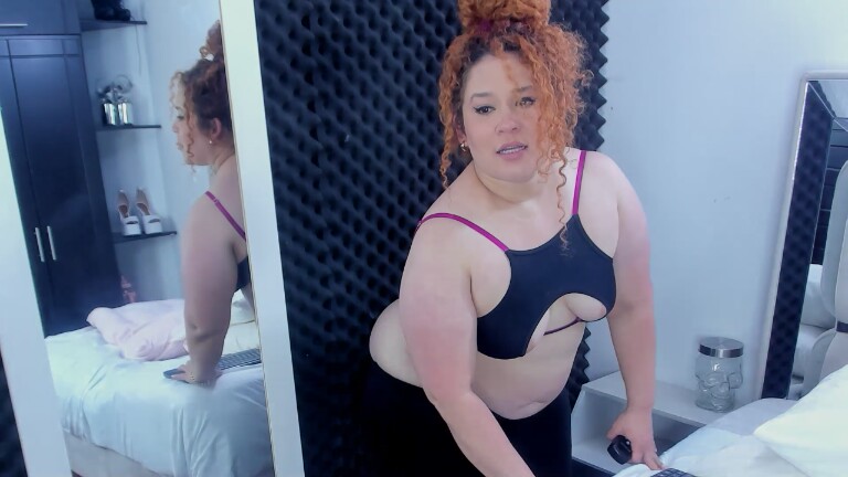 IsadiaRousso's Streamate show and profile