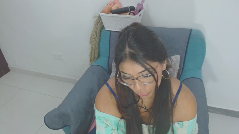 LunaDumont's Streamate show and profile