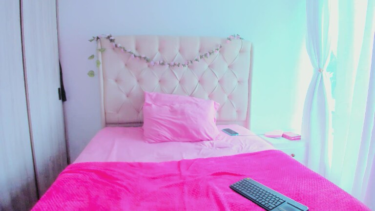 AliceKizar's Streamate show and profile