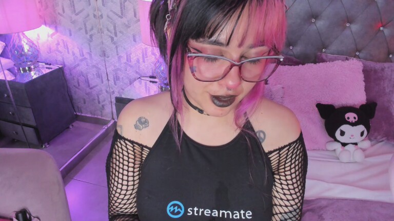 MaddieWaves's Streamate show and profile