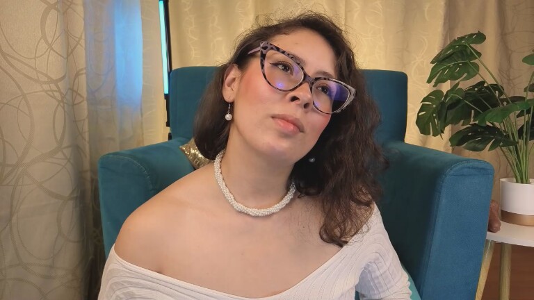 Miss_Dumont's Streamate show and profile