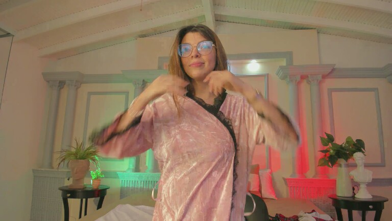 LizDeusaa's Streamate show and profile