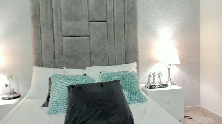 ZairaAbad's Streamate show and profile