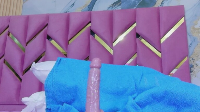 curvybuffgirllll's Streamate show and profile