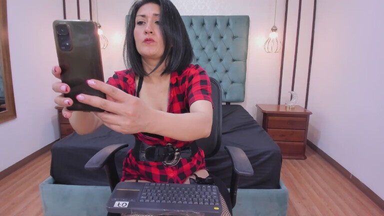 IvanaRusso's Streamate show and profile