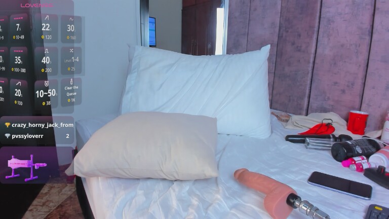 Anniitaa's Streamate show and profile