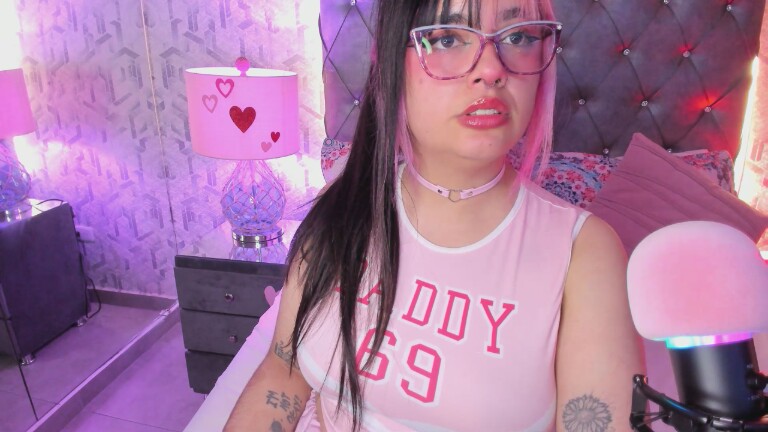 MaddieWaves's Streamate show and profile