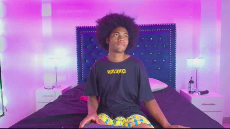 Crystalxx69's Streamate show and profile