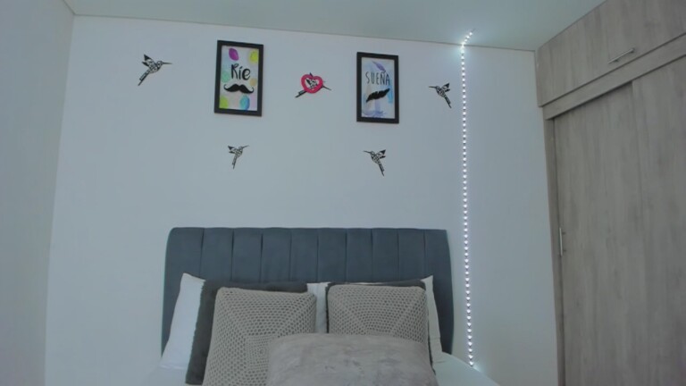 SarahRouxx's Streamate show and profile