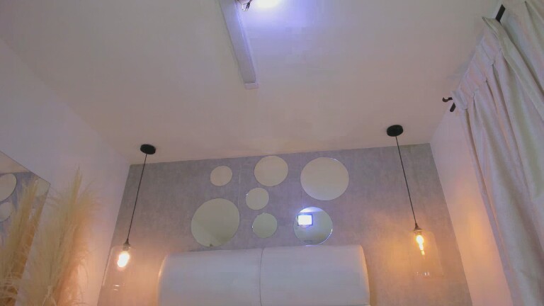 ValeriaMaraj's Streamate show and profile