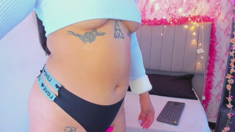 EmilyRoussee_s's Streamate show and profile