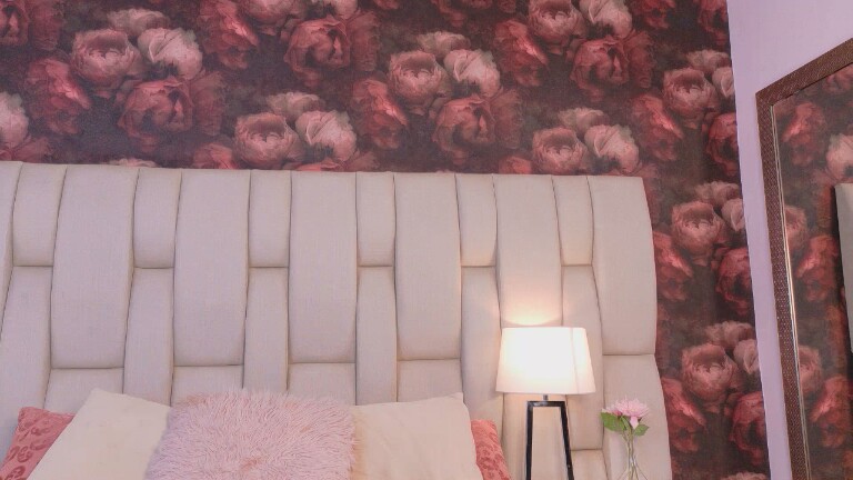 ValenShaw's Streamate show and profile